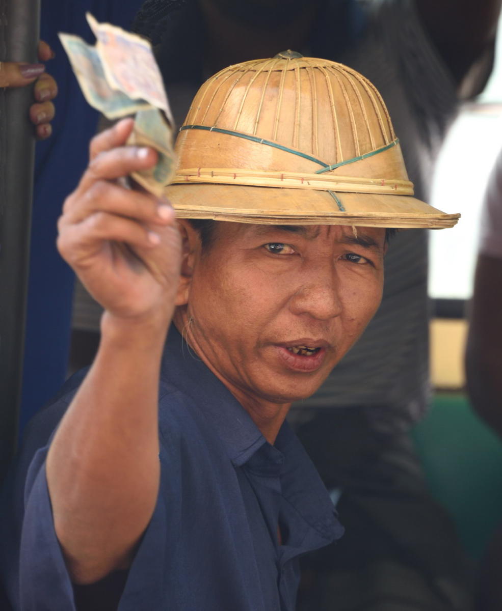 DSC_9100_1A2 - The Conductor