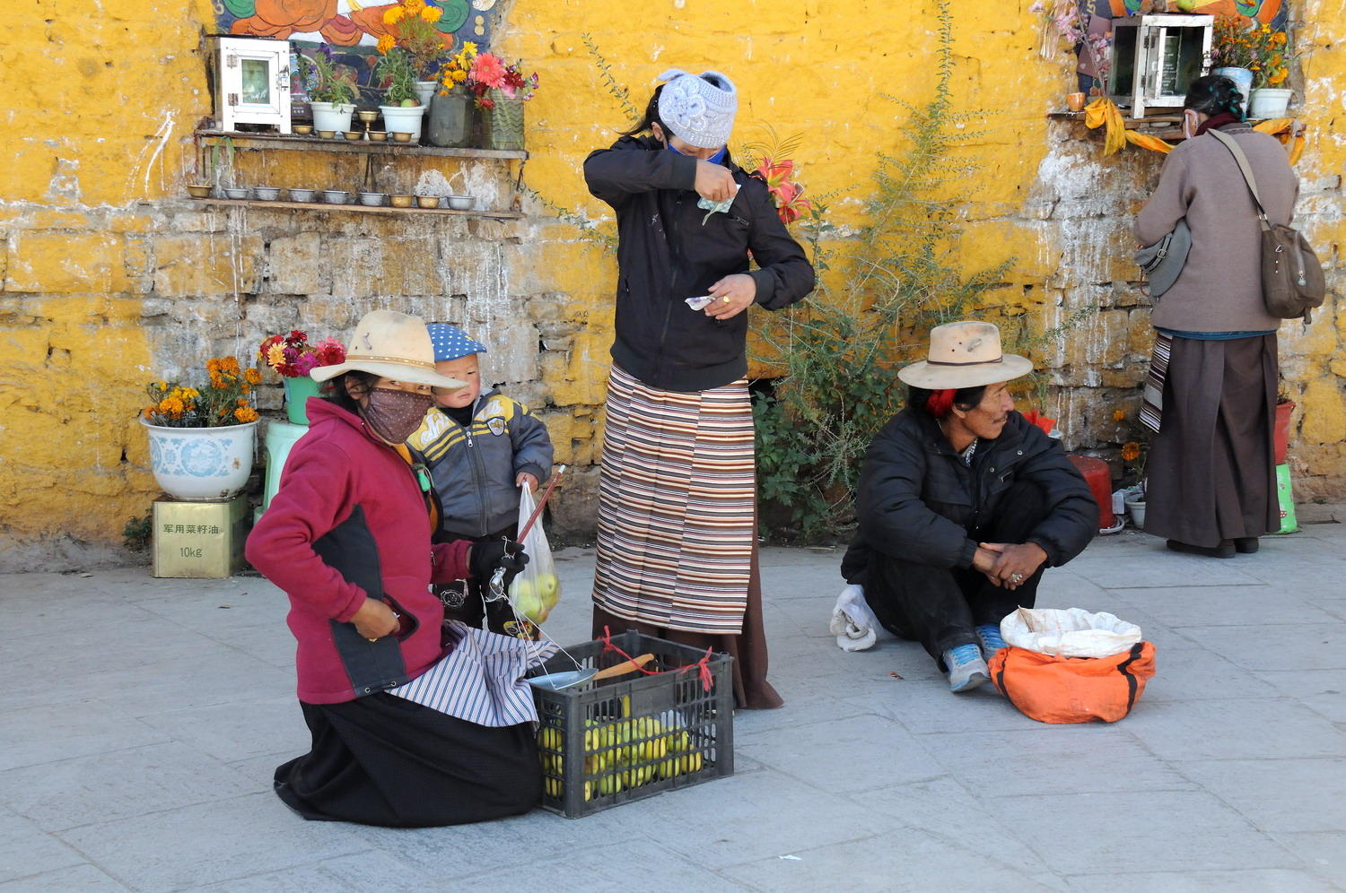 DSC_0408A - Potala Street Vendors