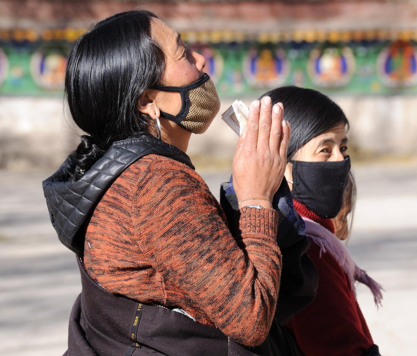 DSC_1057A - Women Praying