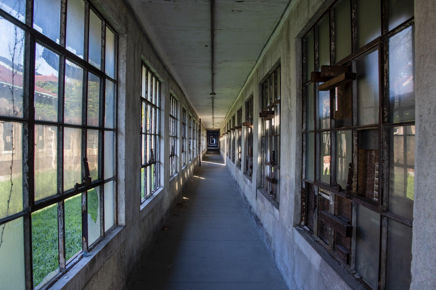 DSC_6729-HDR_3 - Corridor 9 Island 3