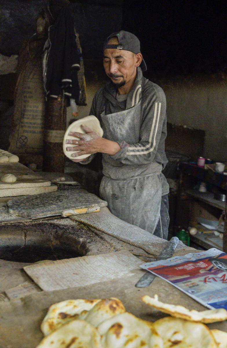 DSC_5019_1A2 - Preparing Bread (Leh)