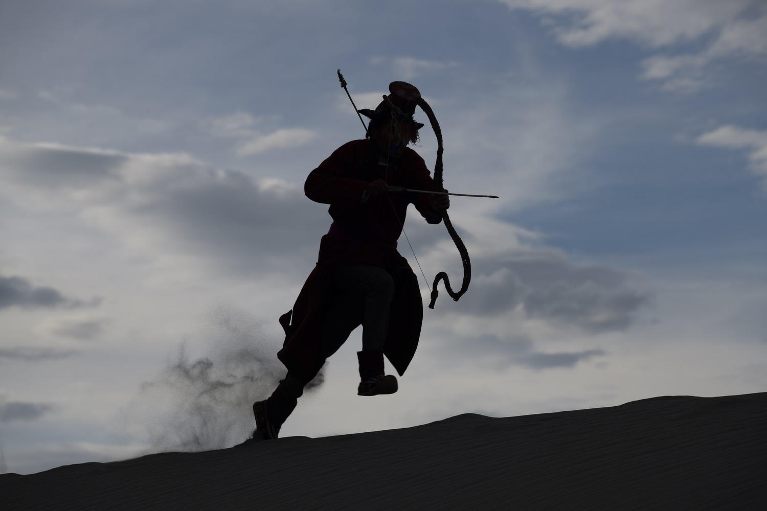 DSC_7642_1A1 - Archer on the Dunes (Hunder)