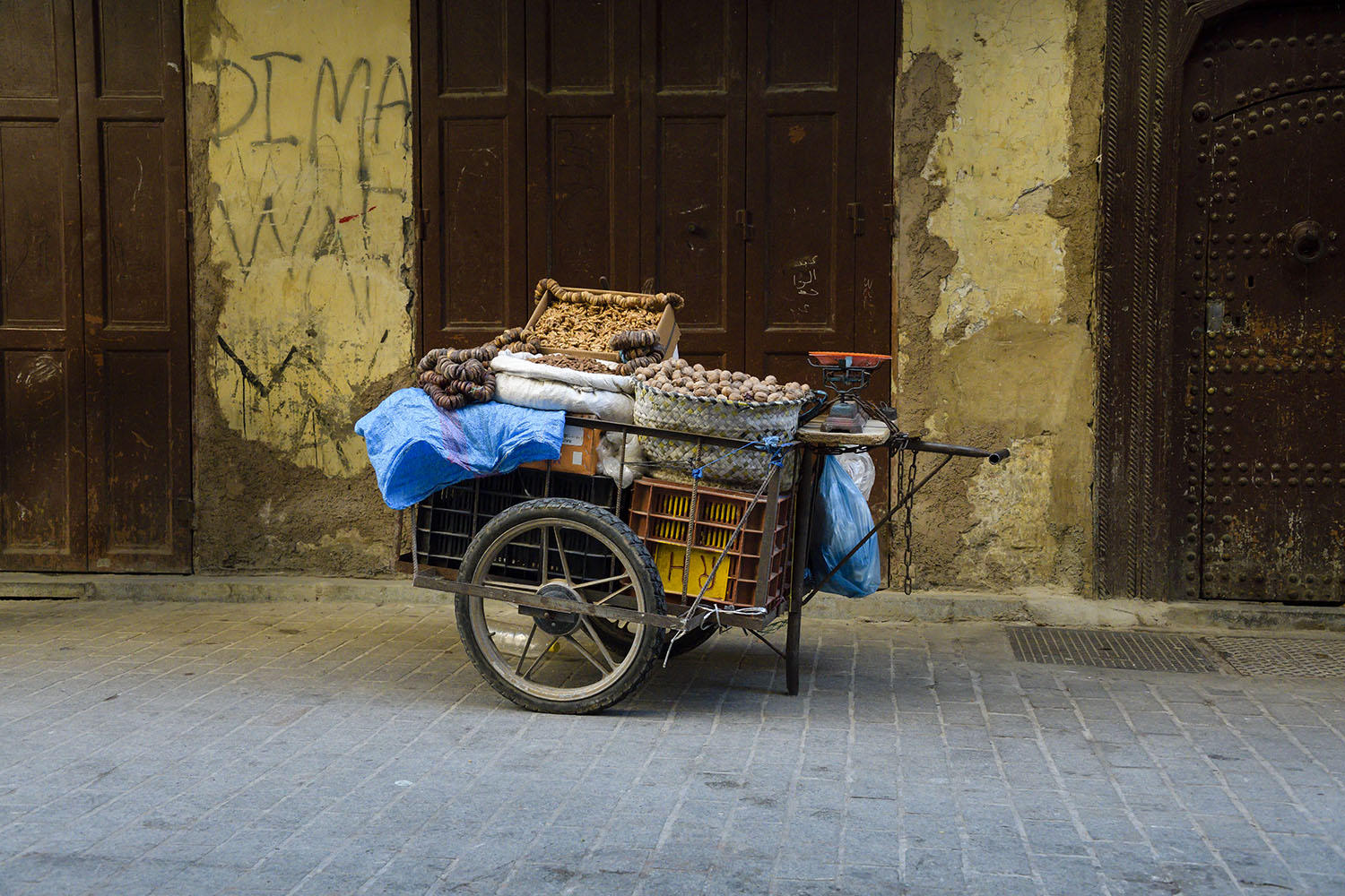 DSC_9740_1A2 - Date and Nut Vendor's Cart (Fes)