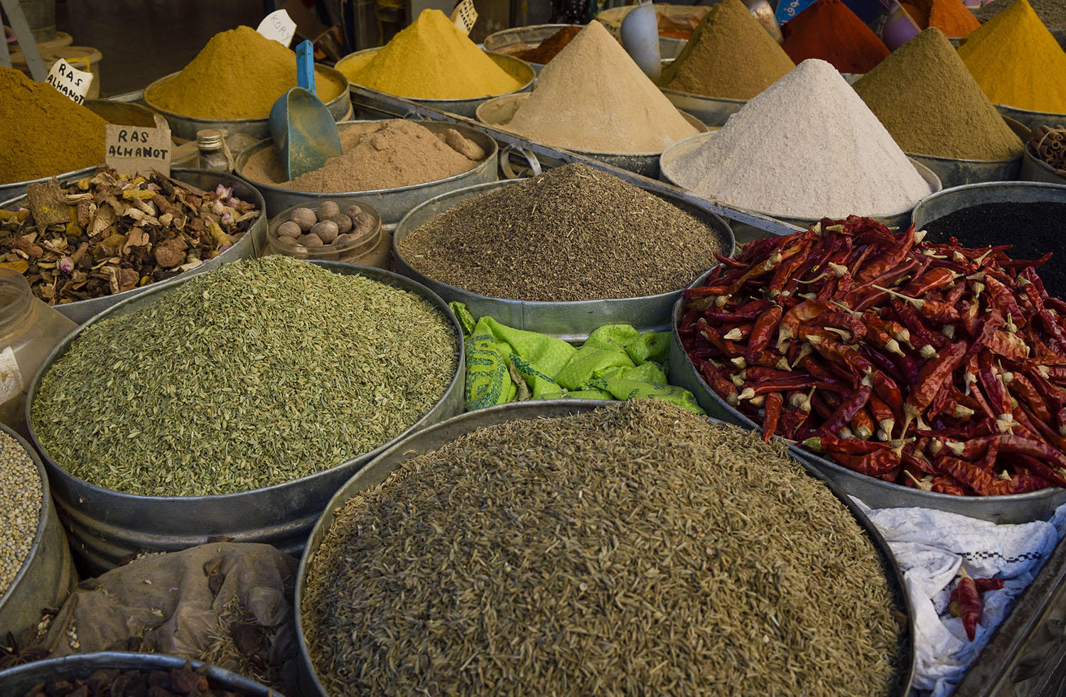 DSC_9889_1A2 - Spices at the Flea Market (Fes)
